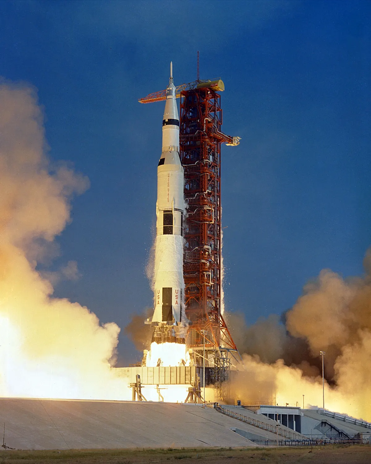 Start rakiety Saturn V z misją Apollo 11